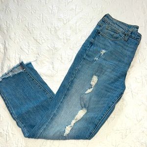 Universal thread distressed crop jeans